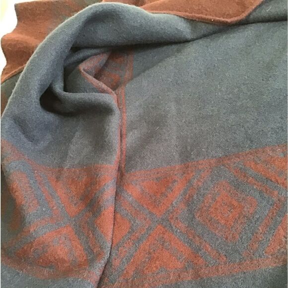 American Eagle Outfitters Southwestern Fringed Poncho Shawl One Size - Picture 5 of 9